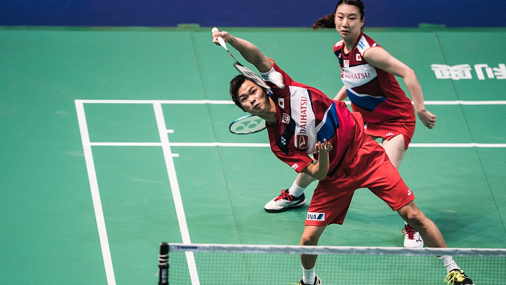 的中場選手